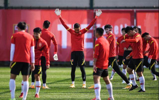 足球直播-国足本月中上海展开集训 归化球员可全员到位？