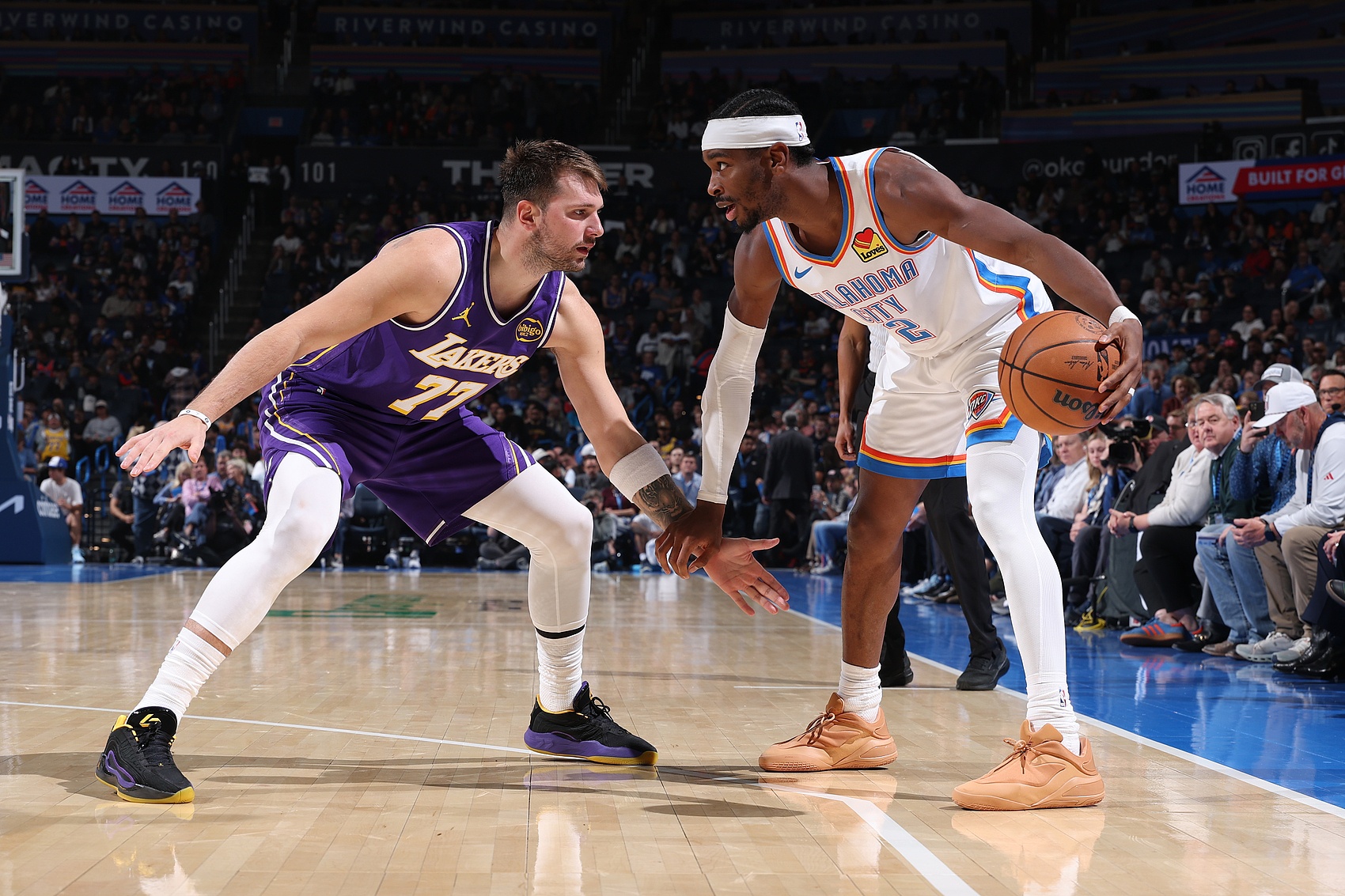 足球直播-TA专家团评MVP：SGA凭赛季整体表现居首 东契奇略胜杰伦·布朗