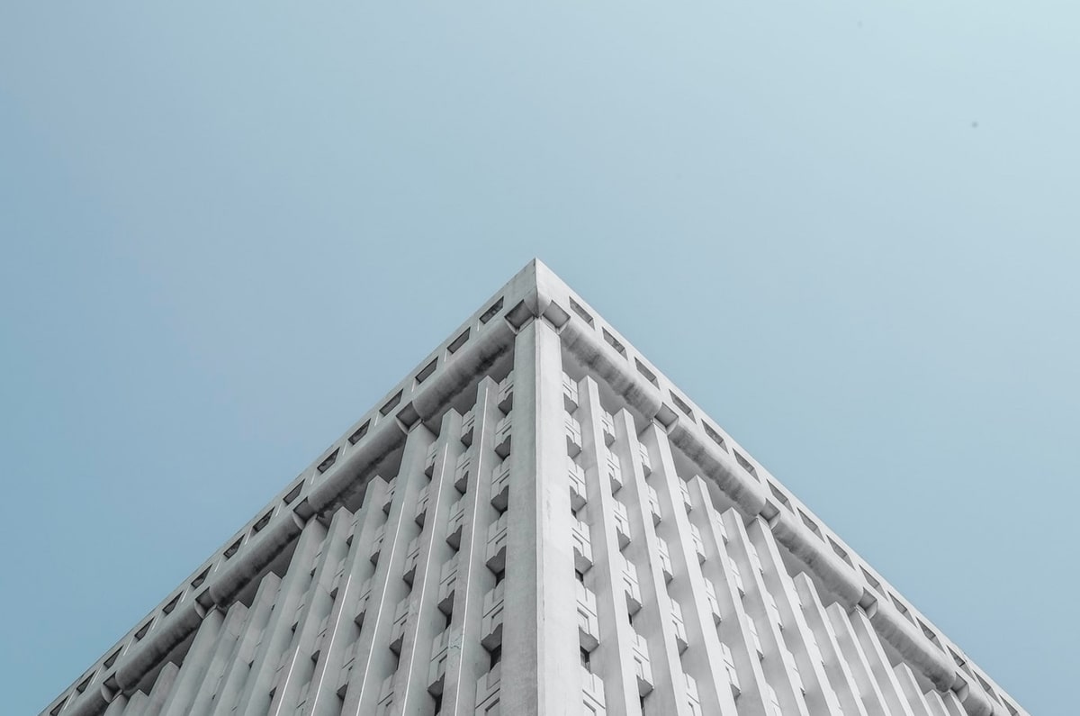 NBA直播-回顾本轮欧冠精彩瞬间时，卡拉格和理查兹切磋了“舞技”