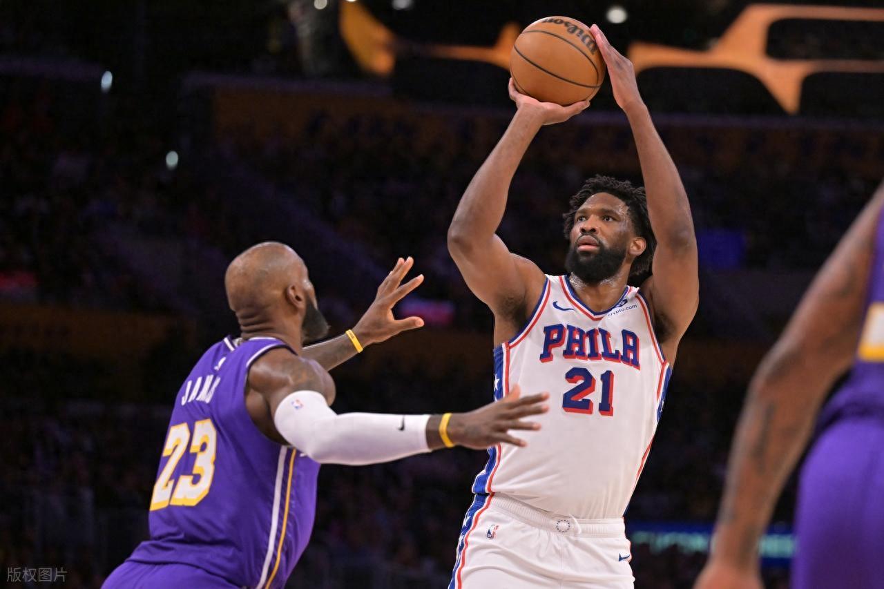 足球直播-东契奇伤退，湖人逆转76人，谁是赢球功臣？数据不说谎！里皇太强